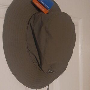 Columbia Broad Spectrum 11 Booney Unisex L/XL New with Tags 50 UPF~Omni-Shade